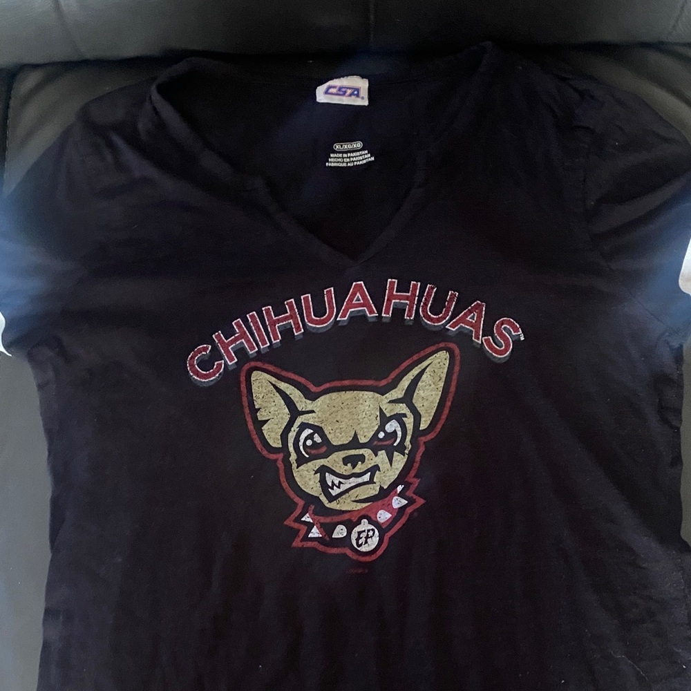 Chihuahuas Black Women’s T-Shirt